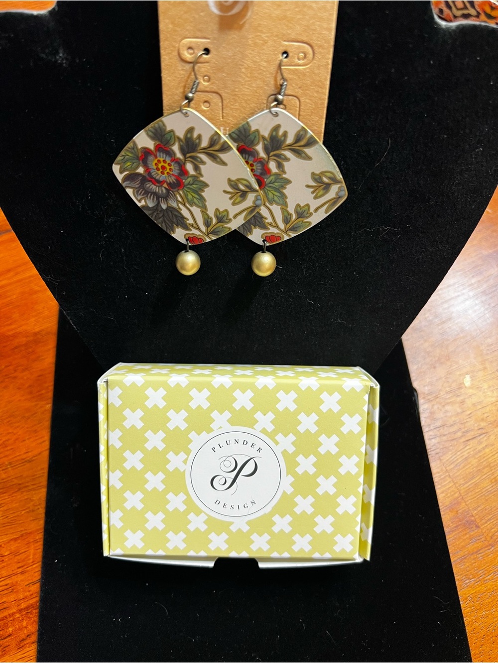 Plunder Floral Drop Earrings in Cream, Green and Red